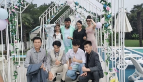 短剧《我的幸福我做主》杀青 拍摄期间花絮像今夏热浪一样大火